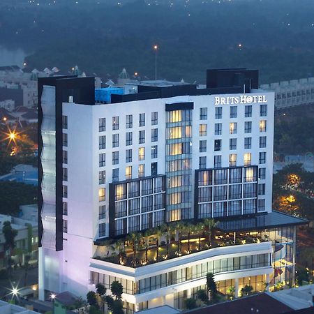 Brits Hotel Караванг Экстерьер фото