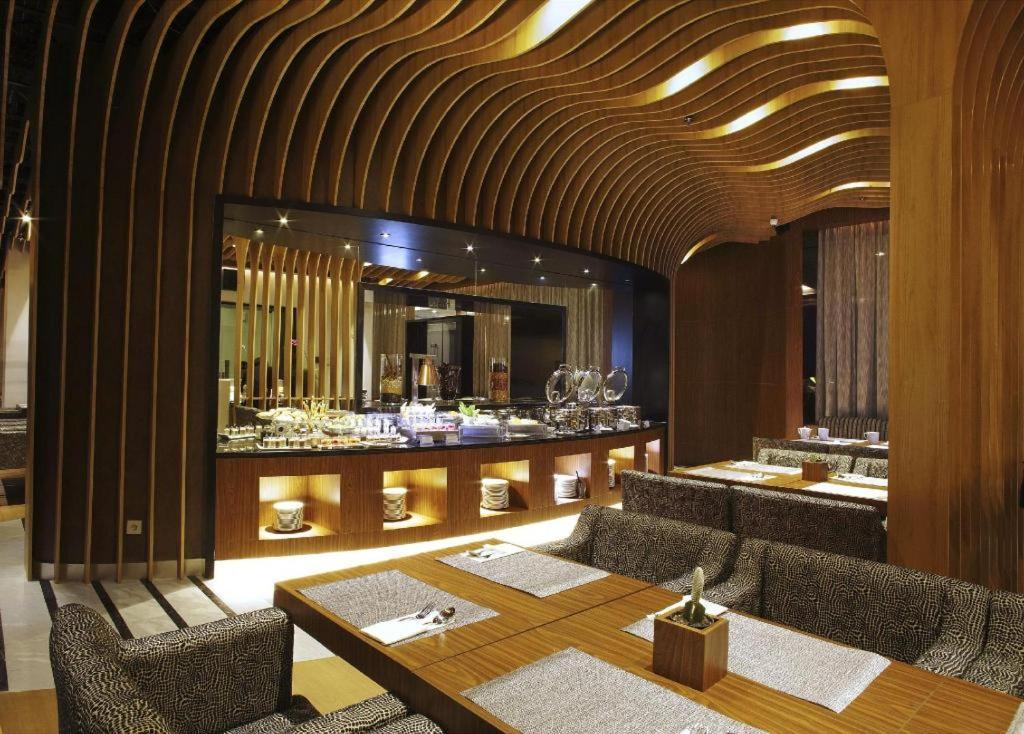 Brits Hotel Караванг Экстерьер фото