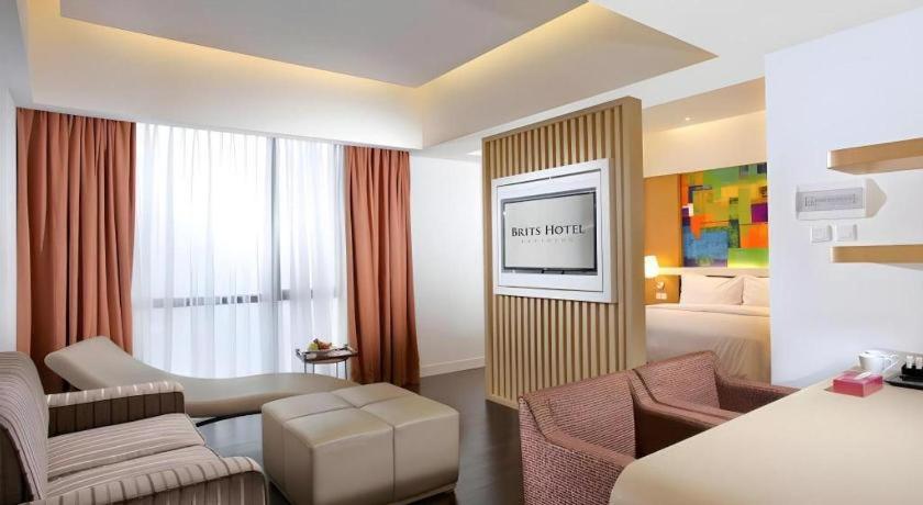 Brits Hotel Караванг Экстерьер фото