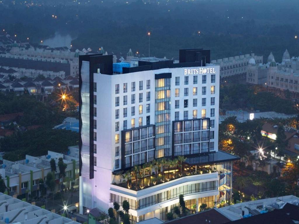 Brits Hotel Караванг Экстерьер фото